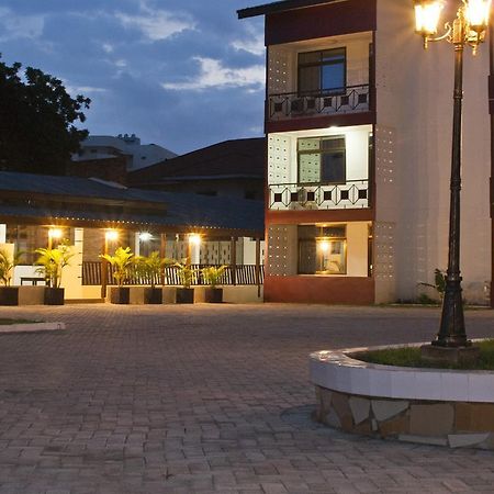 Consir Executive Lodge Accra Exteriör bild