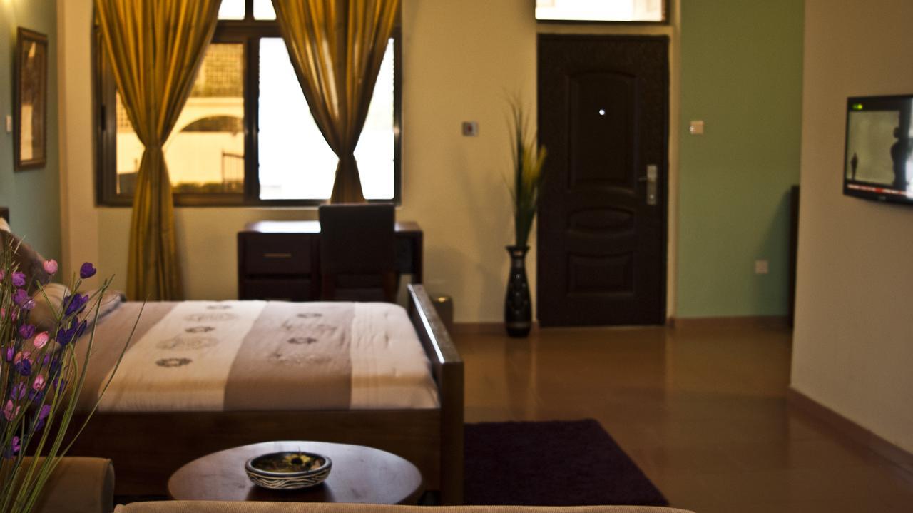 Consir Executive Lodge Accra Exteriör bild