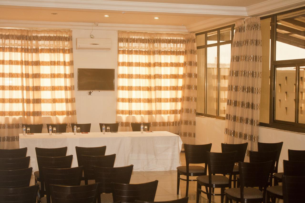Consir Executive Lodge Accra Exteriör bild