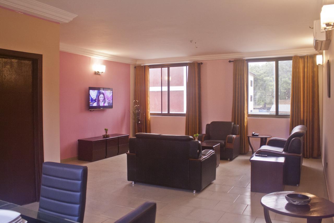 Consir Executive Lodge Accra Exteriör bild